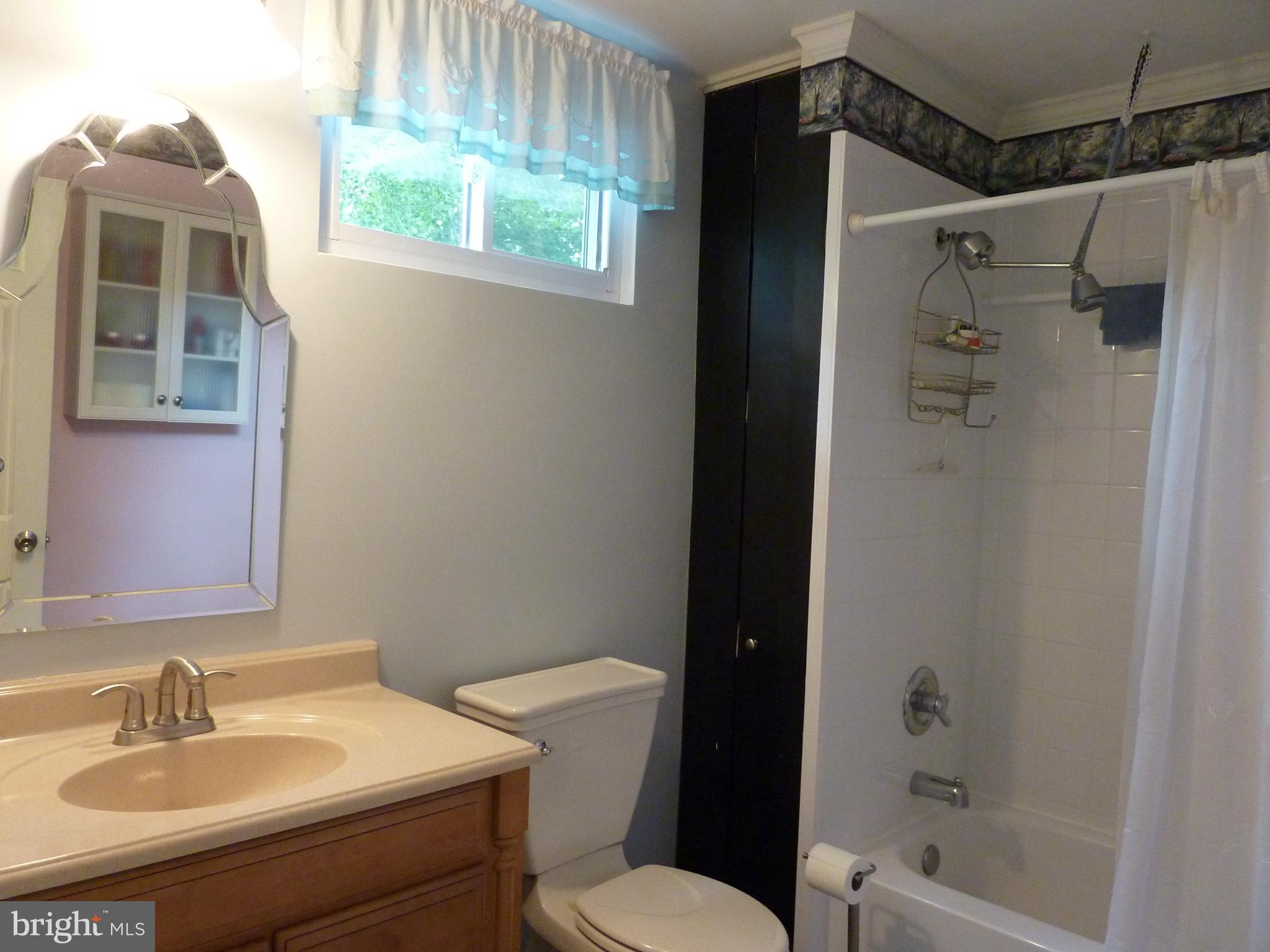 284 Merion Road Dover, DE 19904 - Photo 15 of 25 Owner's Bath