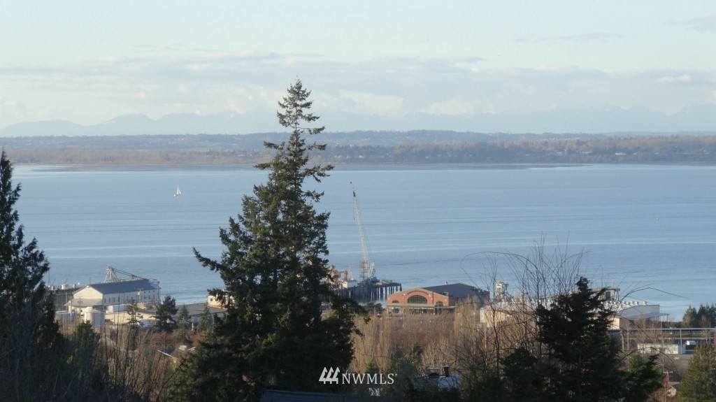 426 Parkridge Road Bellingham, WA 98225 - Photo 3 of 15