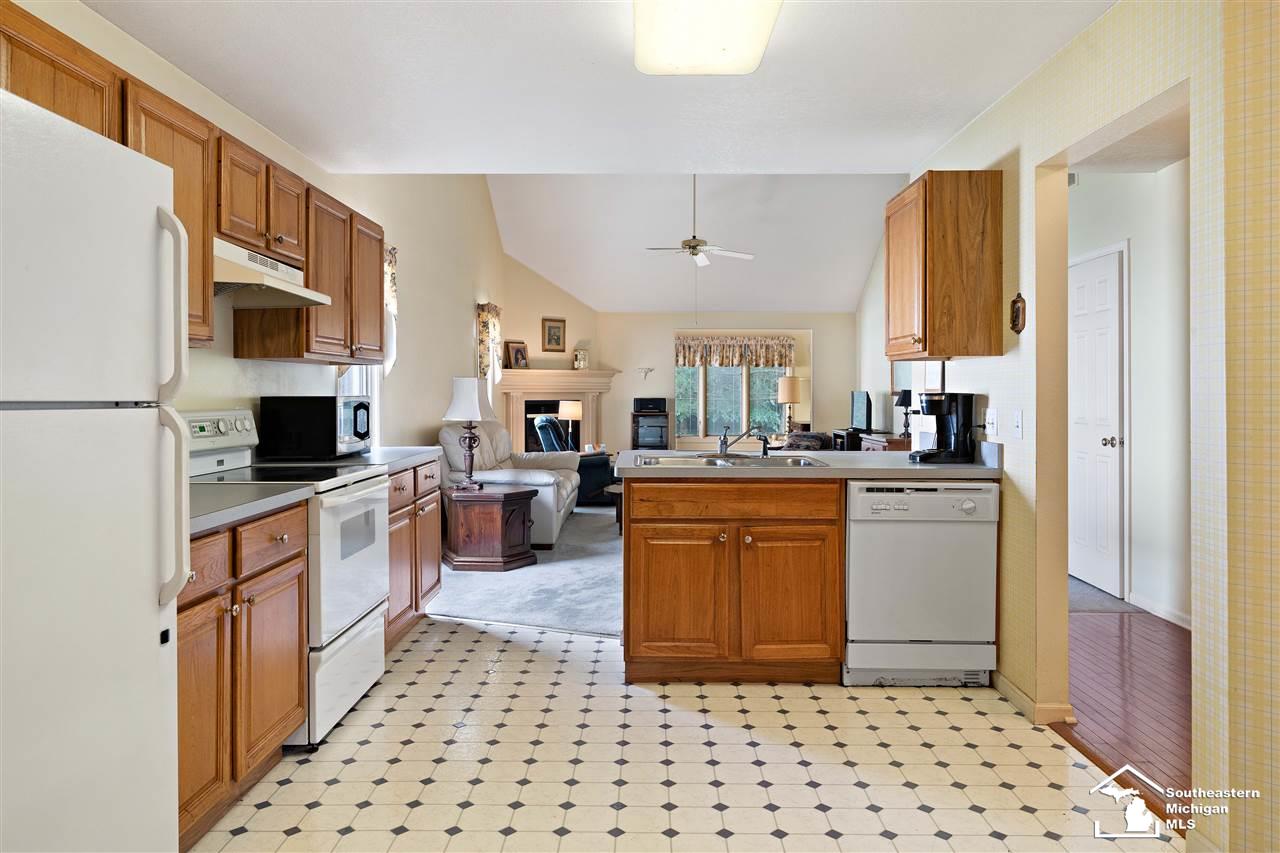 1663 Spruce Court Temperance, MI 48182 - Photo 10 of 21 Gallery Image 10