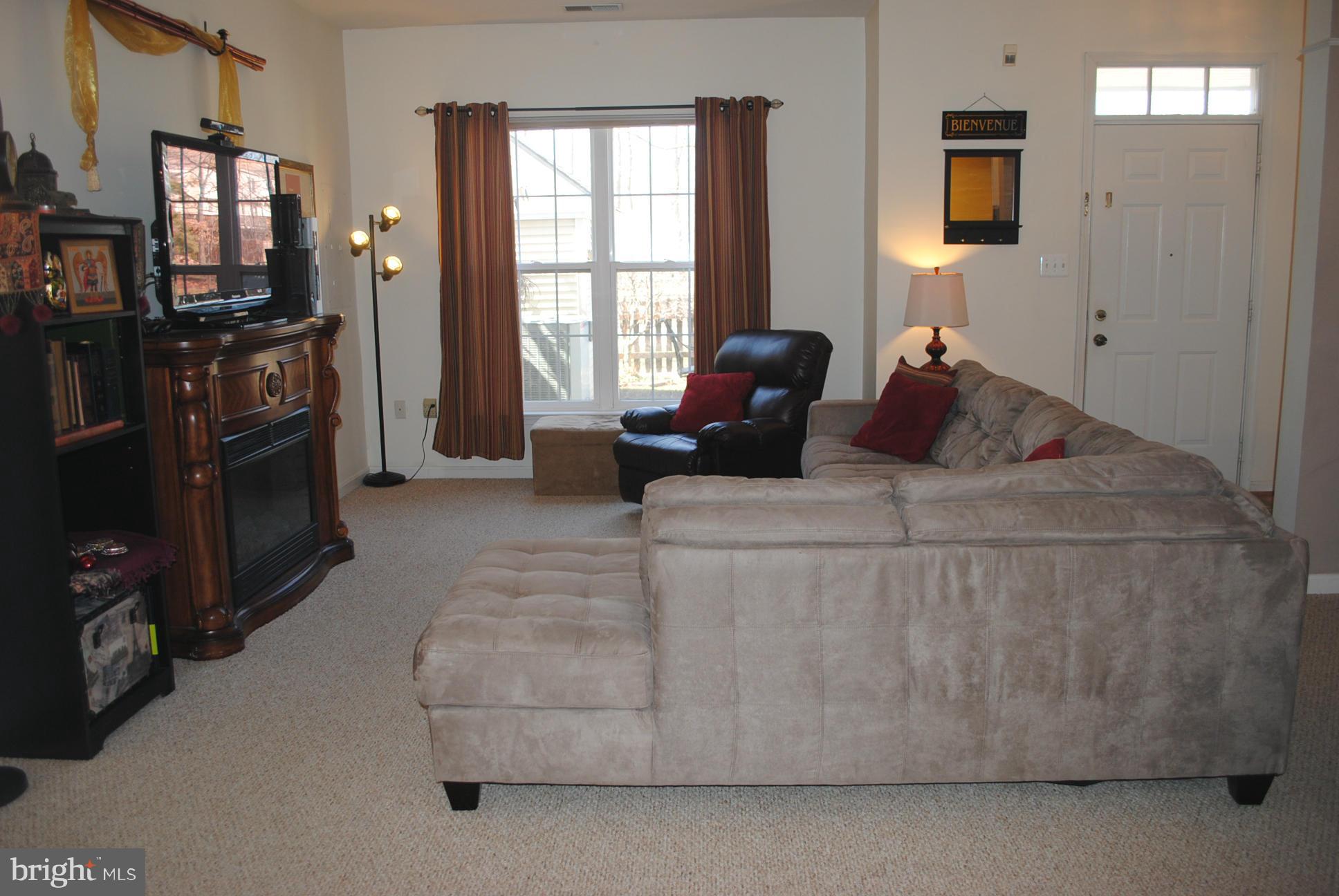8731 Spring Brook Way Odenton, MD 21113 - Photo 11 of 24 Living Room