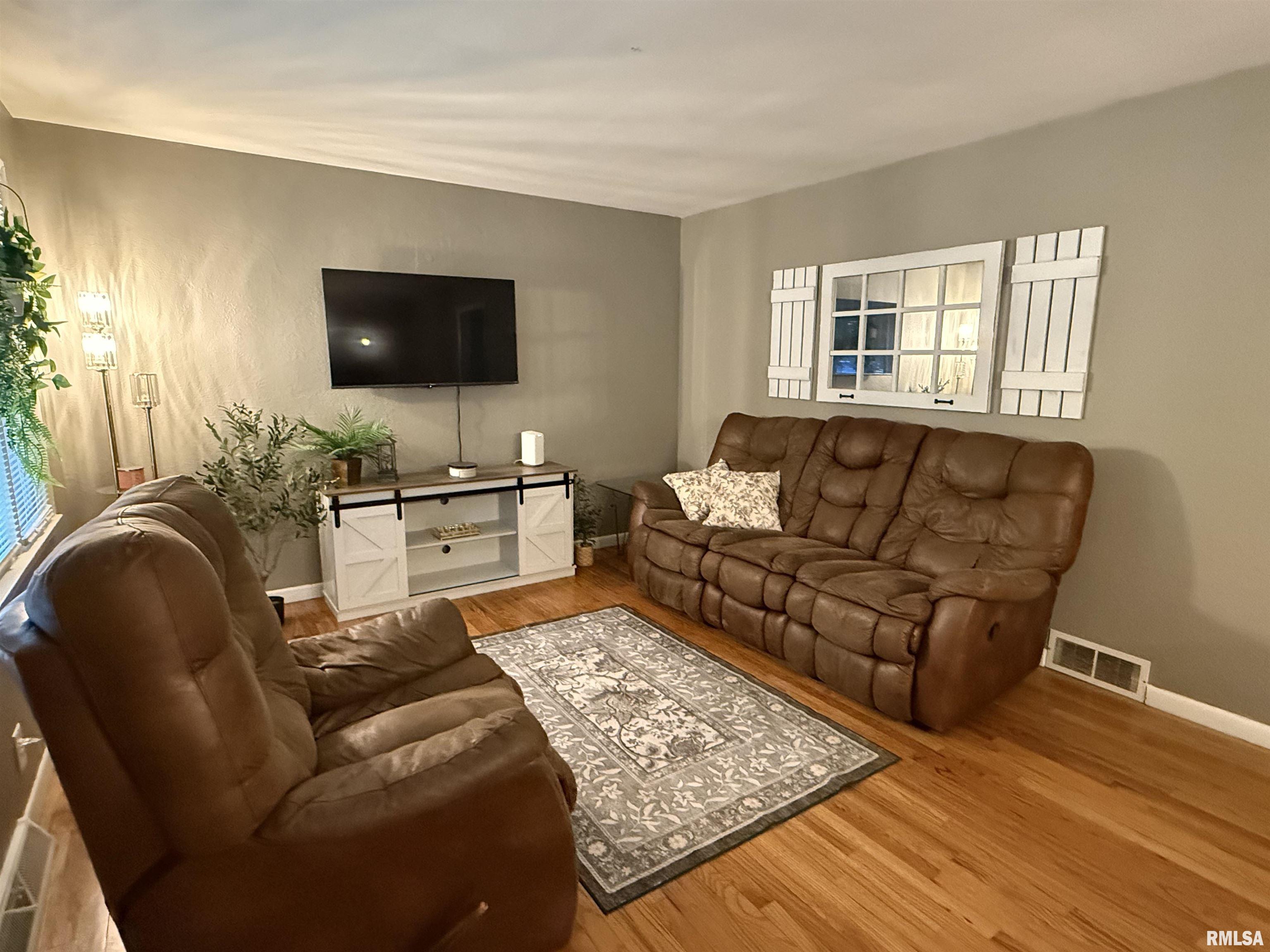1035 East Myrtle Street Canton, IL 61520 - Photo 7 of 25