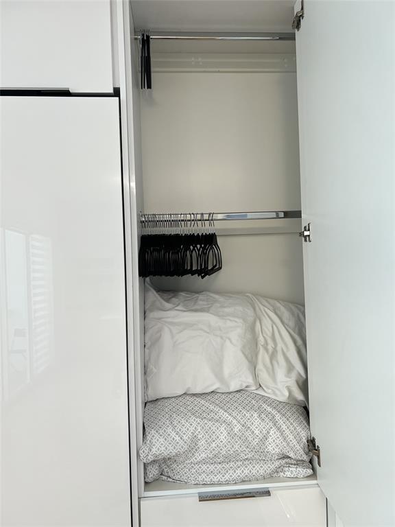 133 Northeast 2nd Avenue, Unit 1610 Miami, FL 33132 - Photo 25 of 52 a bathroom with a bathtub