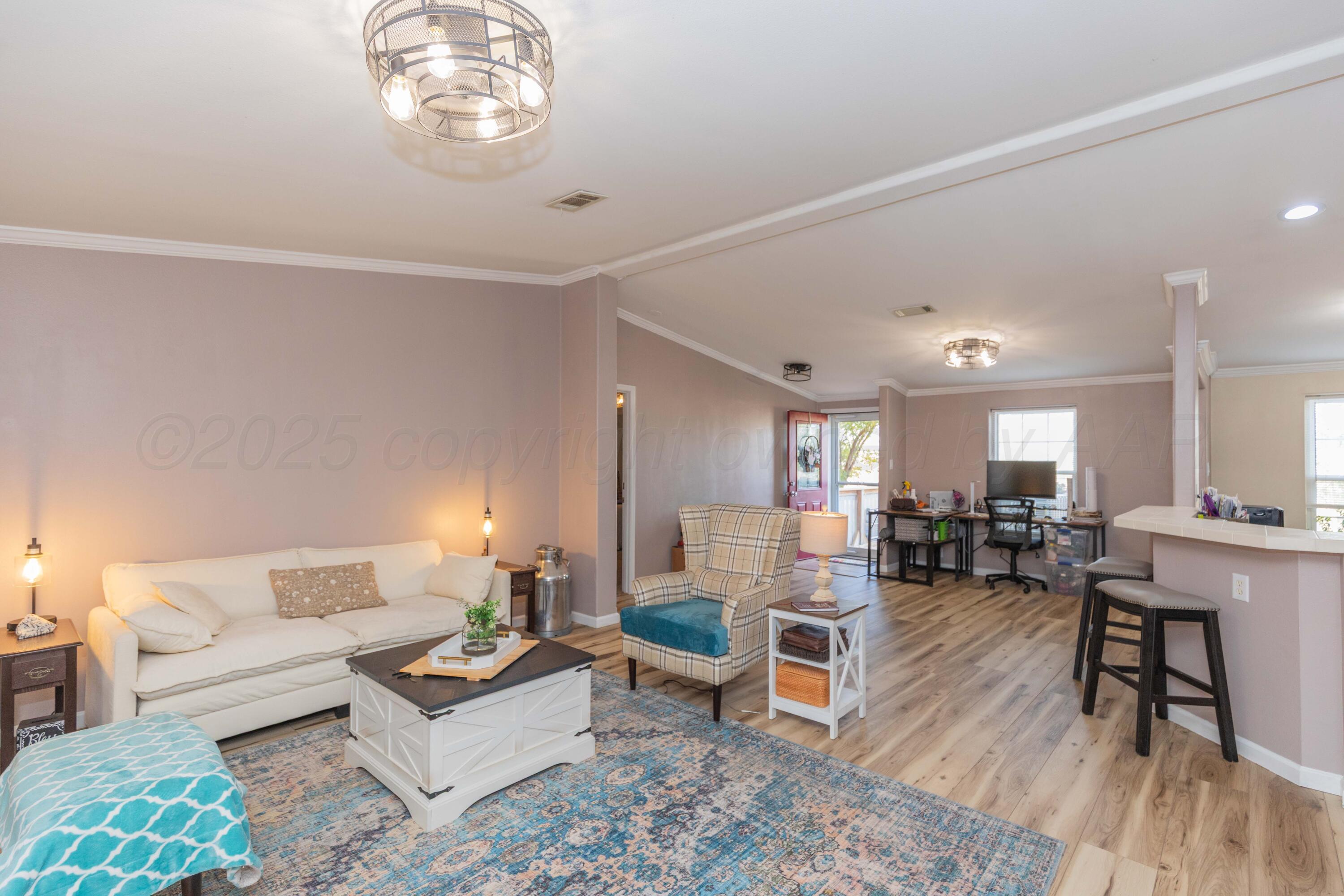 22701 South Blessen Road Canyon, TX 79015 - Photo 4 of 32 LIVING TO ENTRY