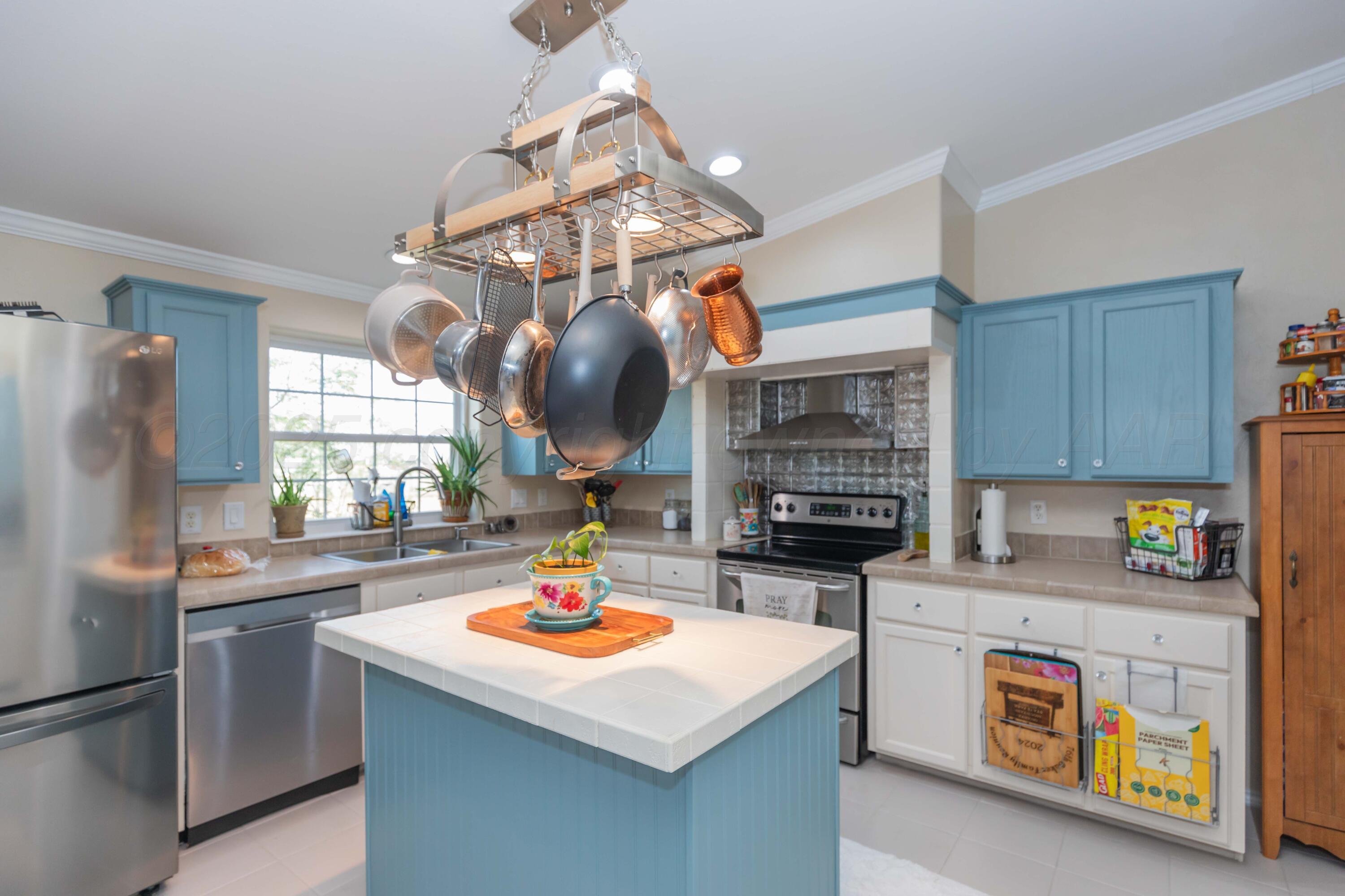 22701 South Blessen Road Canyon, TX 79015 - Photo 7 of 32 KITCHEN