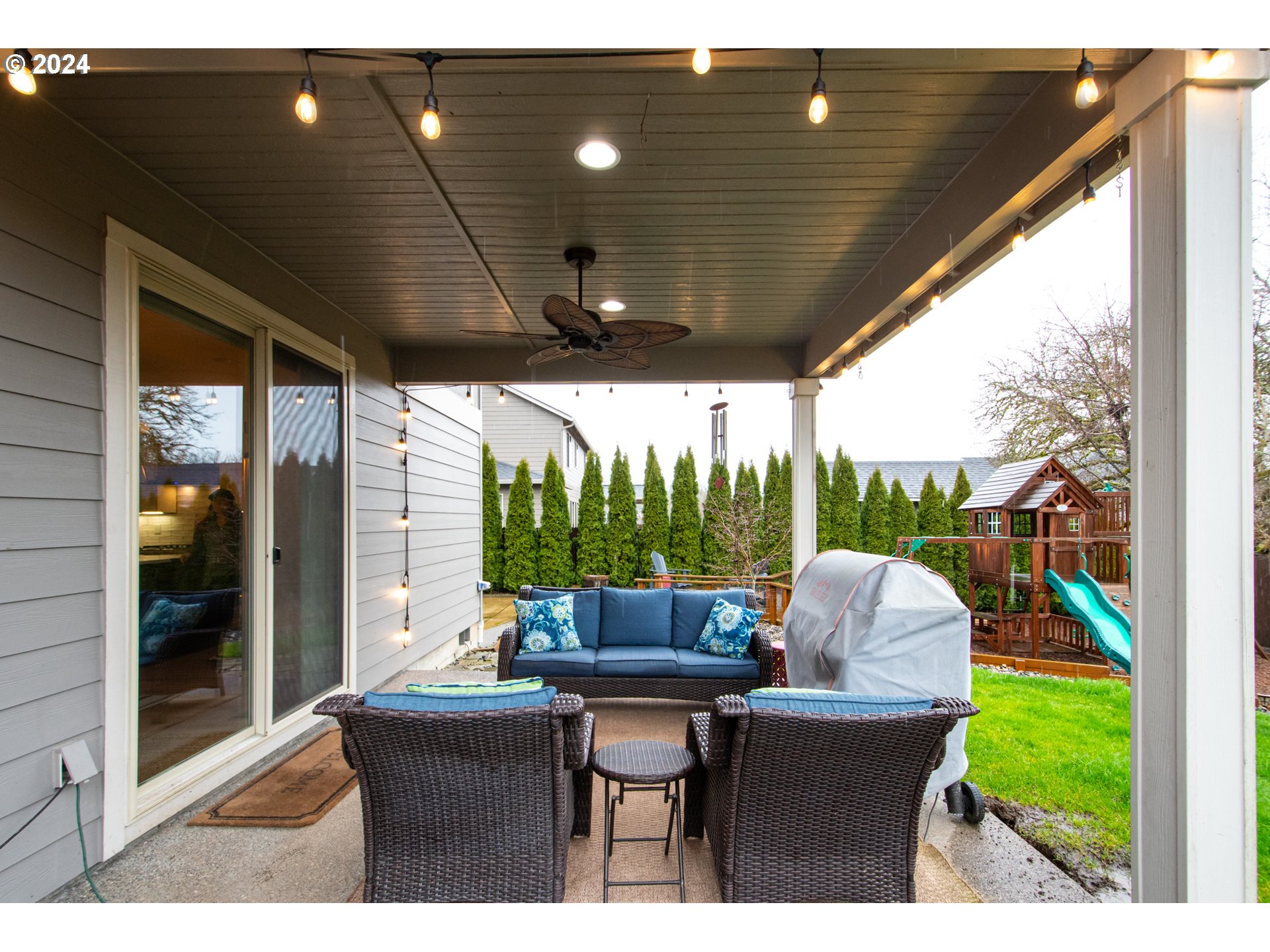 2804 Northeast 167th Circle Ridgefield, WA 98642 - Photo 27 of 36 a outdoor living space with furniture and garden view