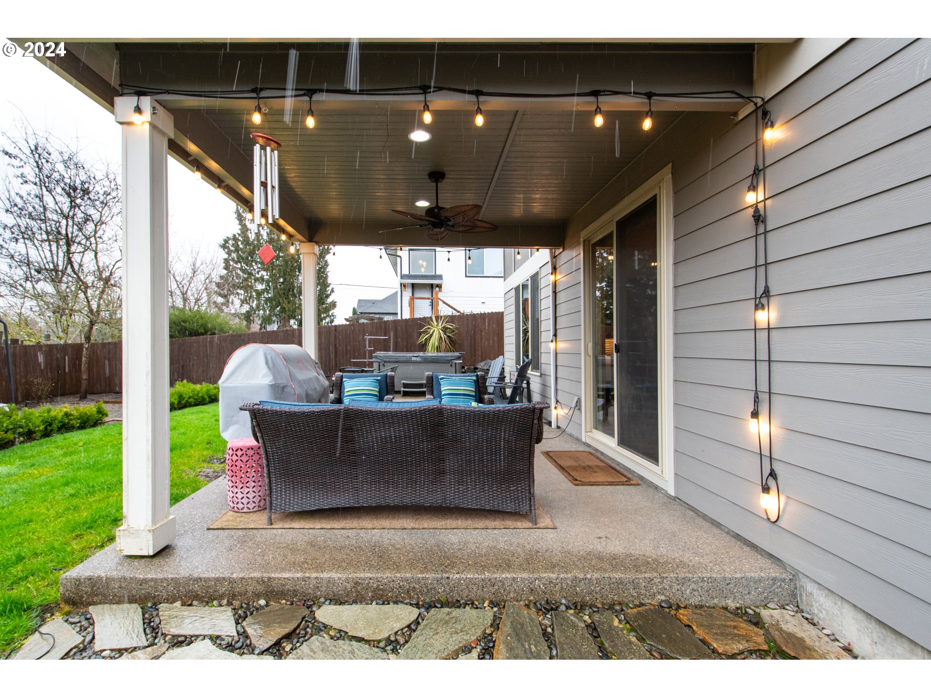 2804 Northeast 167th Circle Ridgefield, WA 98642 - Photo 28 of 36 a view of a couches in the patio
