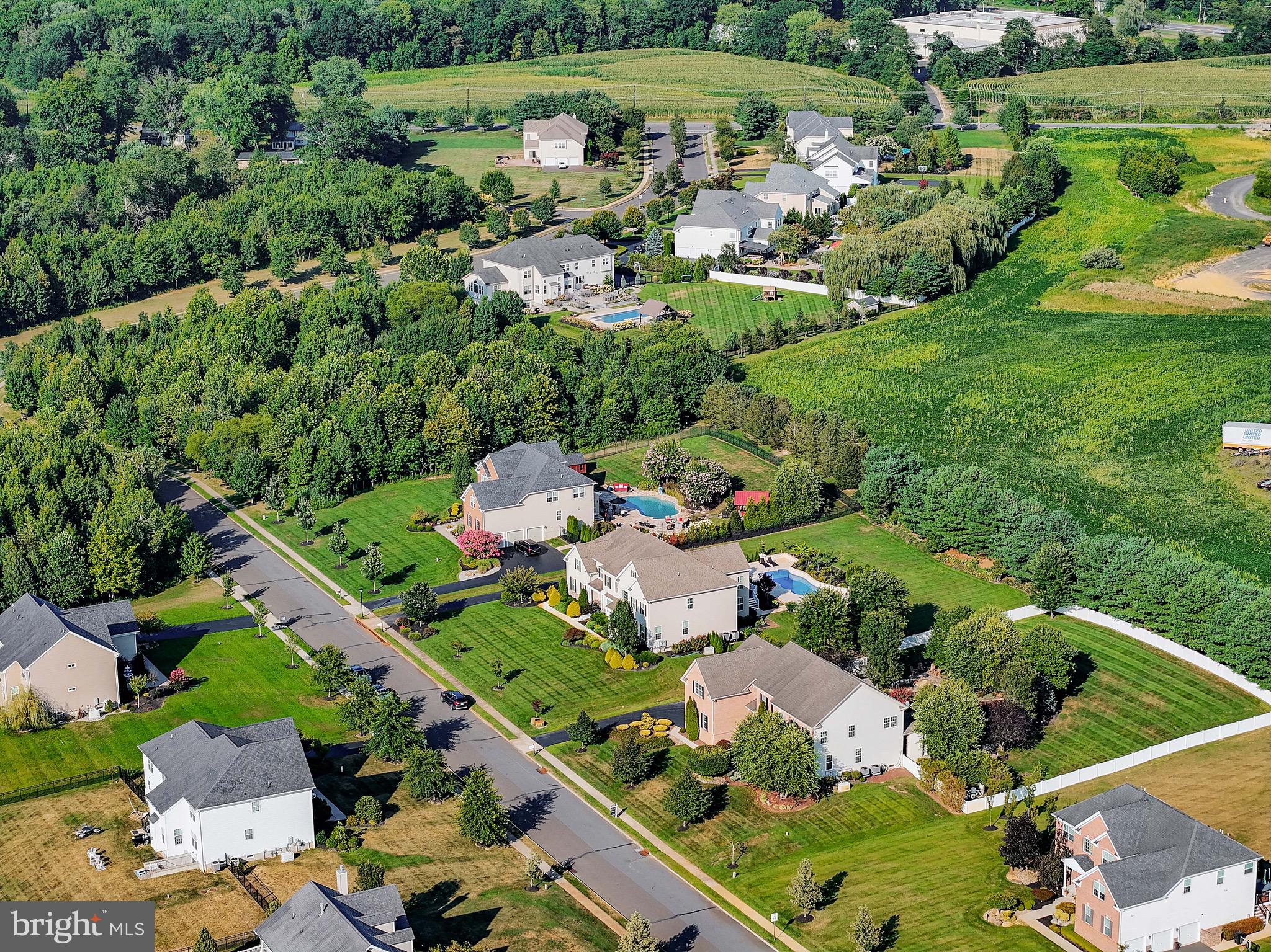15 Manchester Court Columbus, NJ 08022 - Photo 76 of 80 an aerial view of multiple houses with yard