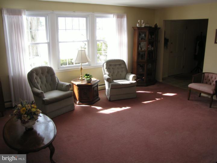 503 McGlynn Road Warminster, PA 18974 - Photo 2 of 19 Gallery Image 2