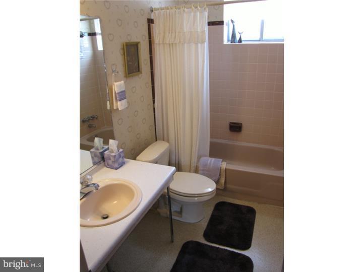 503 McGlynn Road Warminster, PA 18974 - Photo 17 of 19 Gallery Image 17