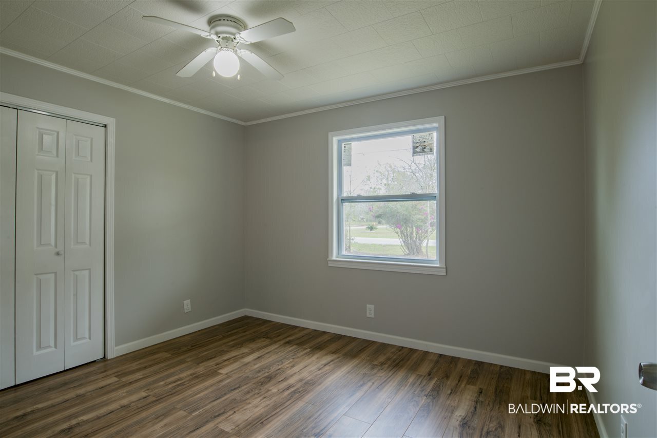 510 South Juniper Street Foley, AL 36535 - Photo 4 of 23