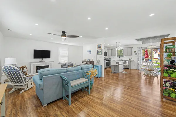 $374,900 | 814 Arago Street, Egg Harbor City, NJ 08215