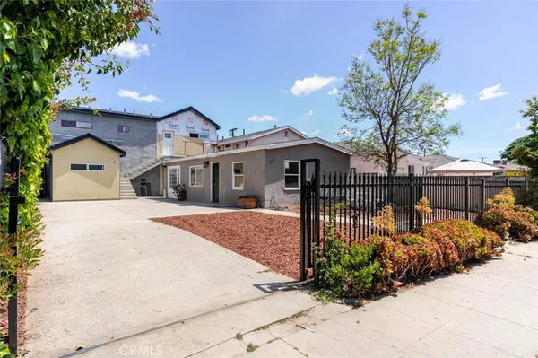 $2,875 | 5730 Willowcrest Avenue, North Hollywood, CA 91601