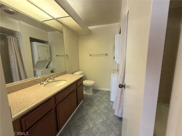 $2,950 | 222 South Central Avenue, Unit 408, Los Angeles, CA 90012