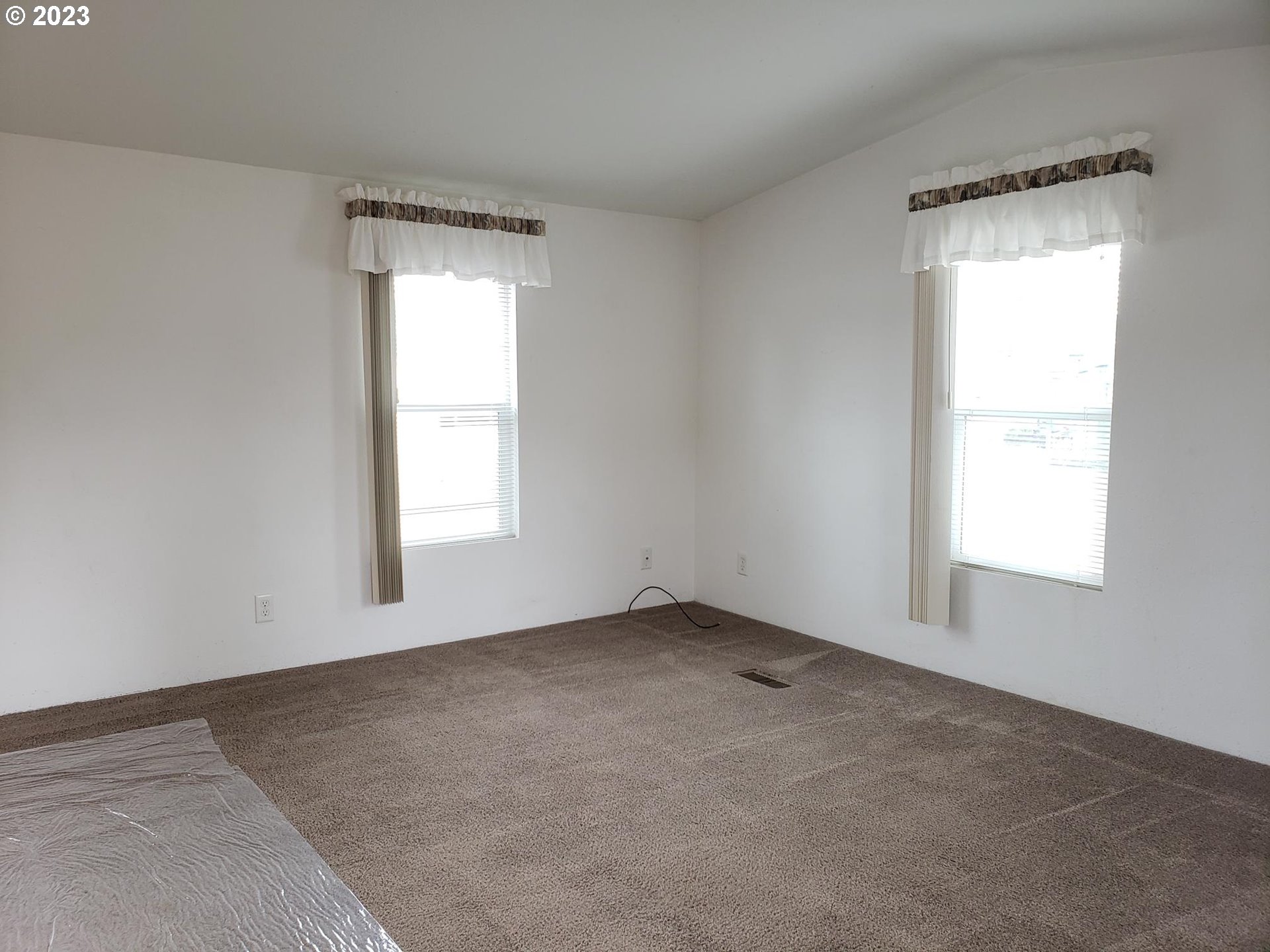 503 Southeast Sheridan Road, Unit 13 Sheridan, OR 97378 - Photo 7 of 22 Gallery Image 7