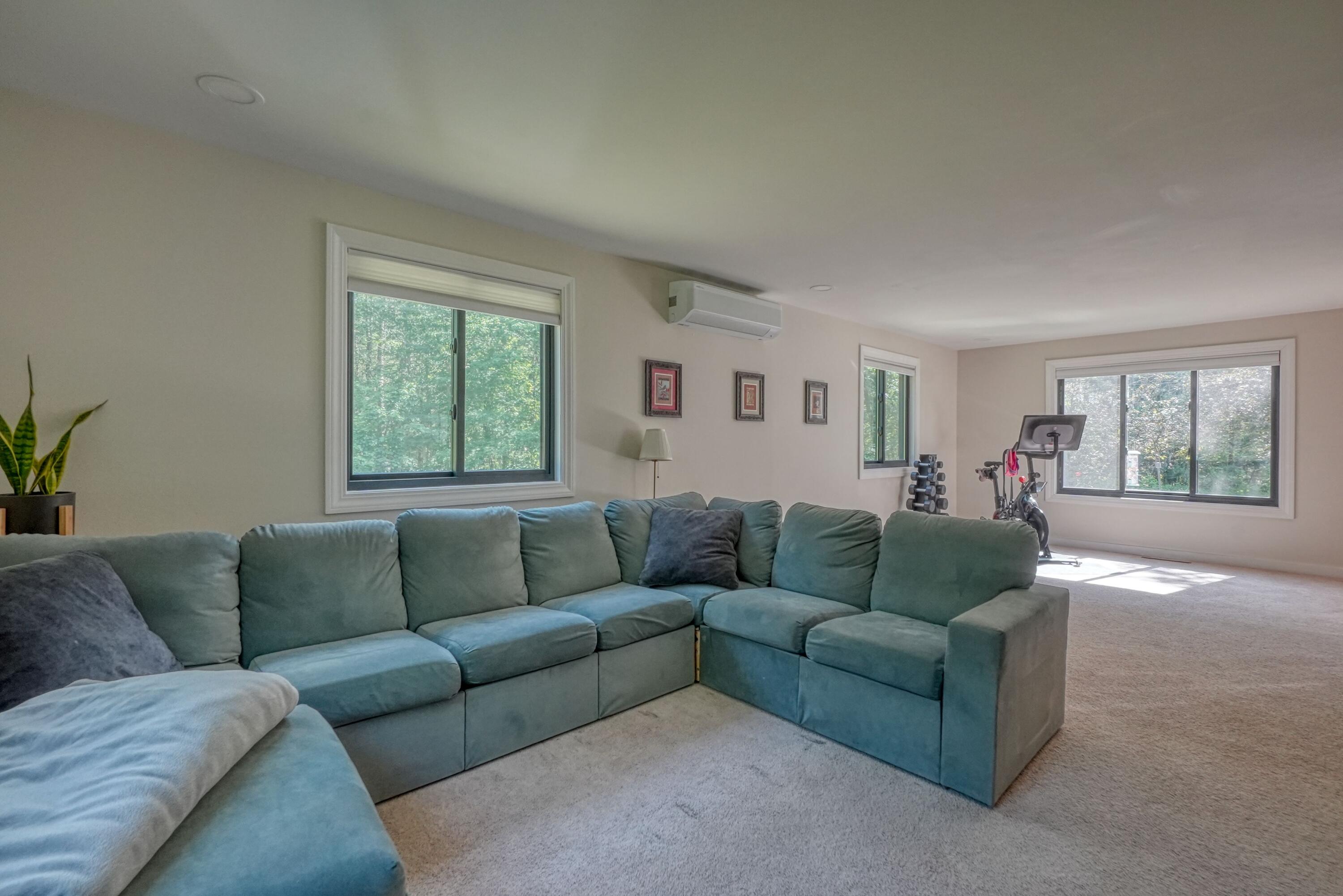 2041 Summerhaven Road Sidney, ME 04330 - Photo 18 of 30 Living Room