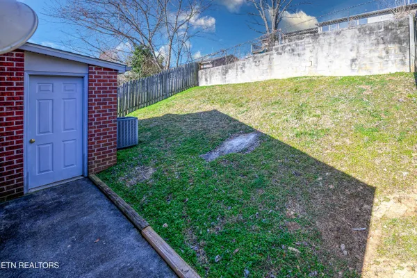 $279,900 | 815 Valerie Lane, Knoxville, TN 37938