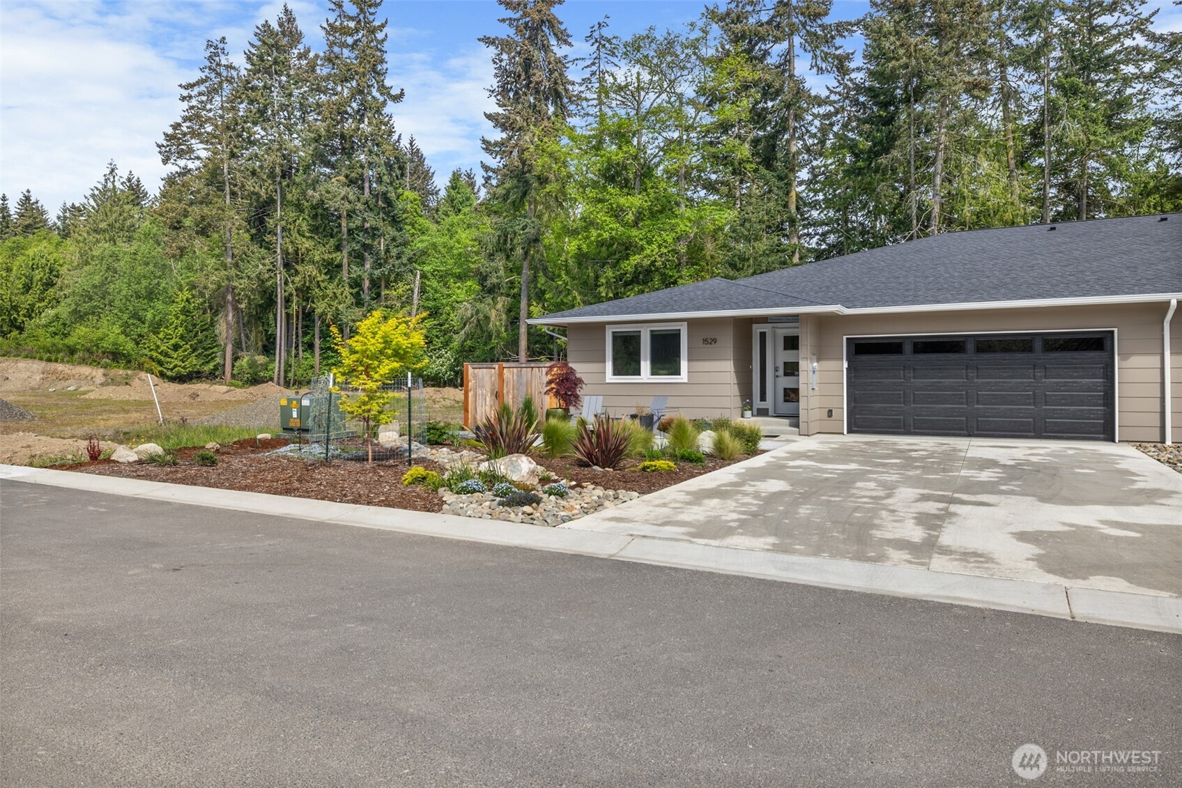 1529 Discovery Loop Port Port Angeles, WA 98363 - Photo 5 of 37