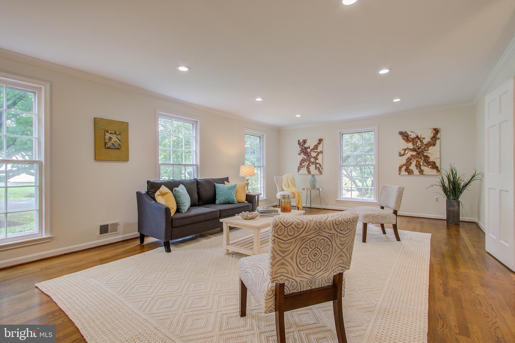 9706 Spring Ridge Lane Vienna, VA 22182 - Photo 5 of 44 Living room
