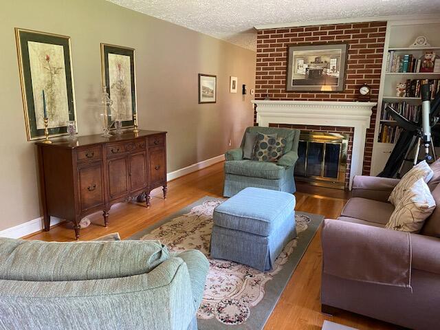 6910 Brookview Road Roanoke, VA 24019 - Photo 3 of 16 IMG_5747