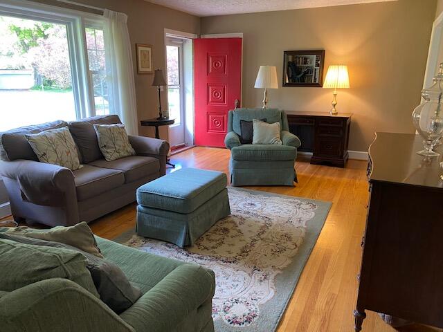 6910 Brookview Road Roanoke, VA 24019 - Photo 4 of 16 IMG_5746