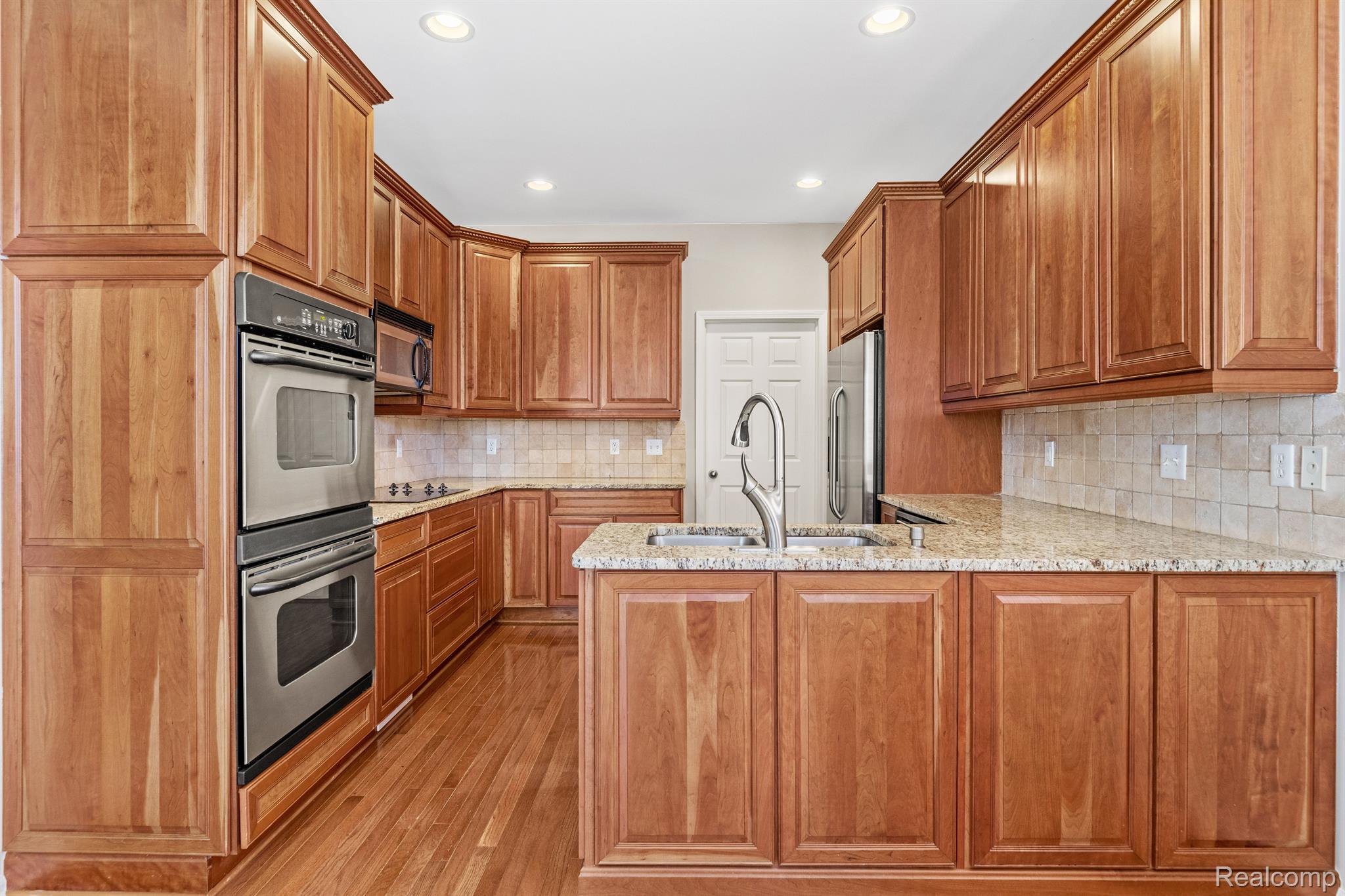 2266 Preserve Lane Rochester, MI 48309 - Photo 22 of 51 Gallery Image 22