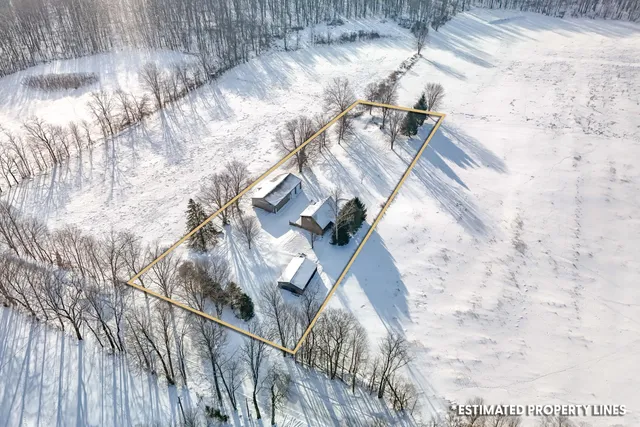 $365,000 | 263 Sullivan Road, Union City, MI 49094