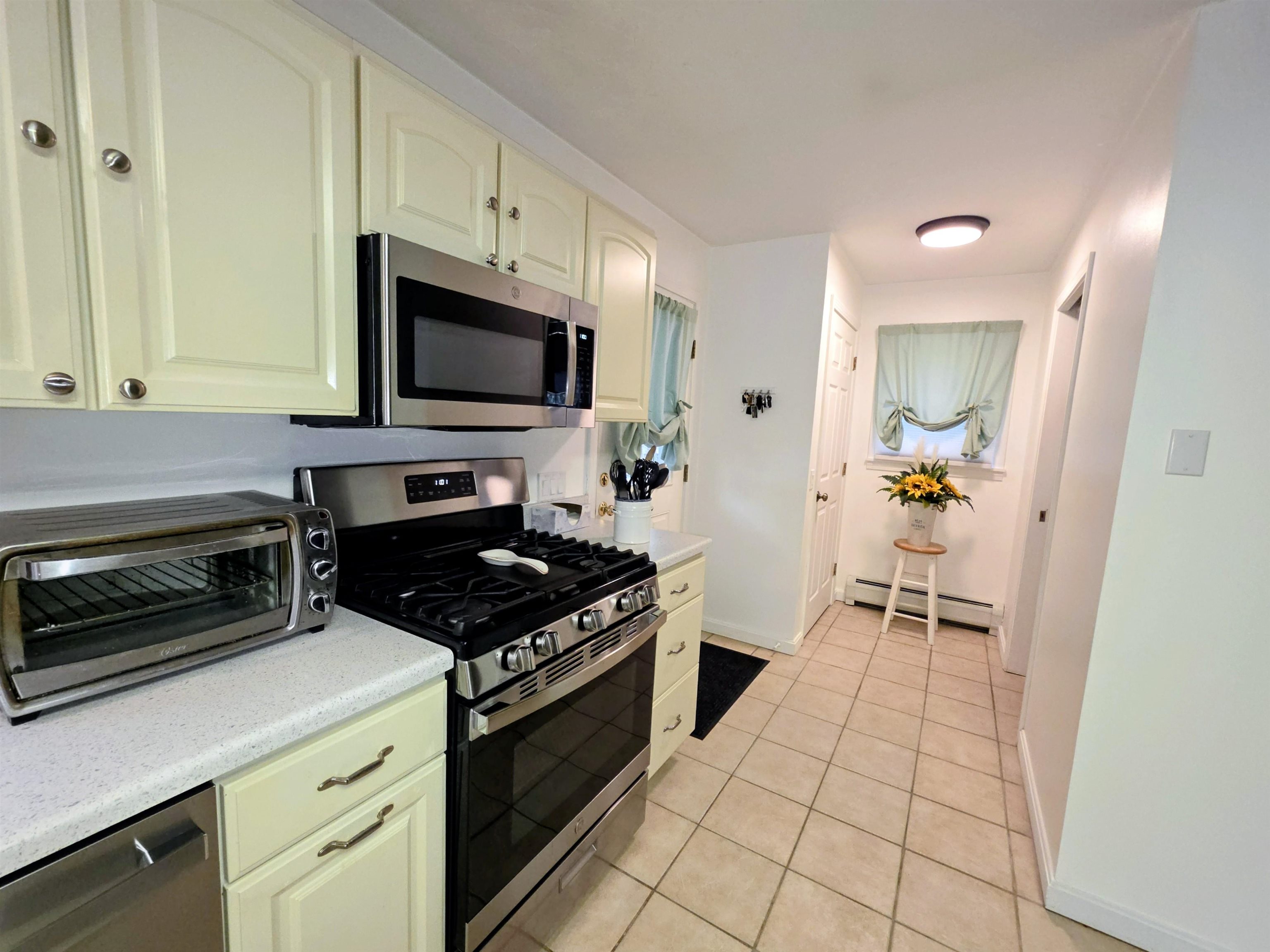 77 Trapper Road Campton, NH 03223 - Photo 23 of 47