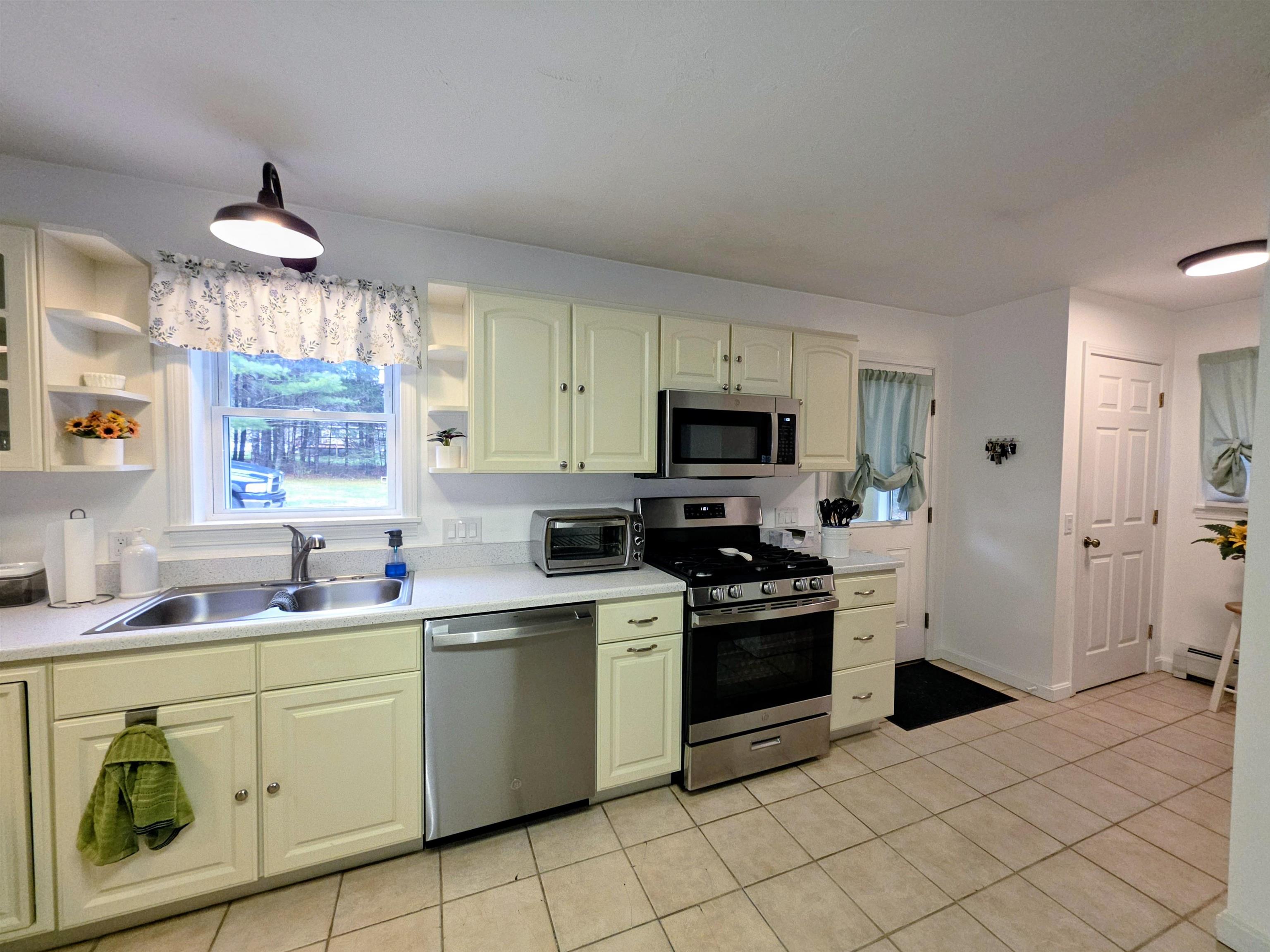 77 Trapper Road Campton, NH 03223 - Photo 24 of 47