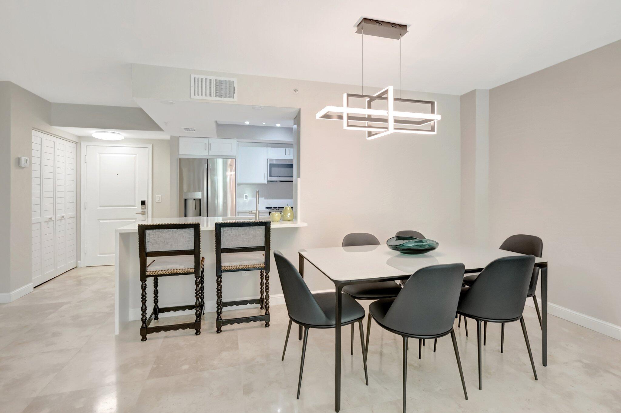 99 Southeast Mizner Boulevard, Unit 636 Boca Raton, FL 33432 - Photo 5 of 39 8-web-or-mls-DSC_0561