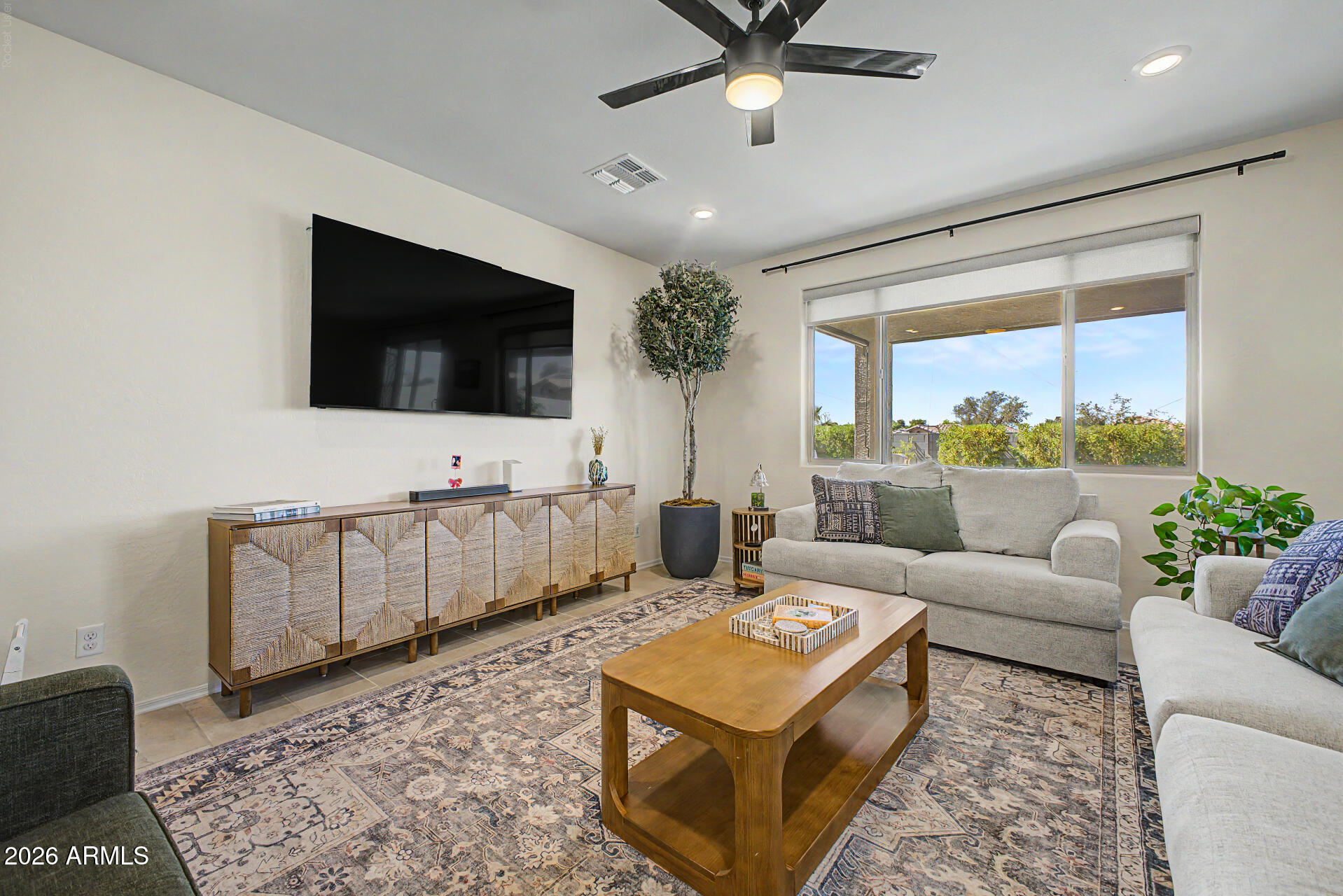 2540 West Grenadine Road Phoenix, AZ 85041 - Photo 12 of 69 LR view to backyard