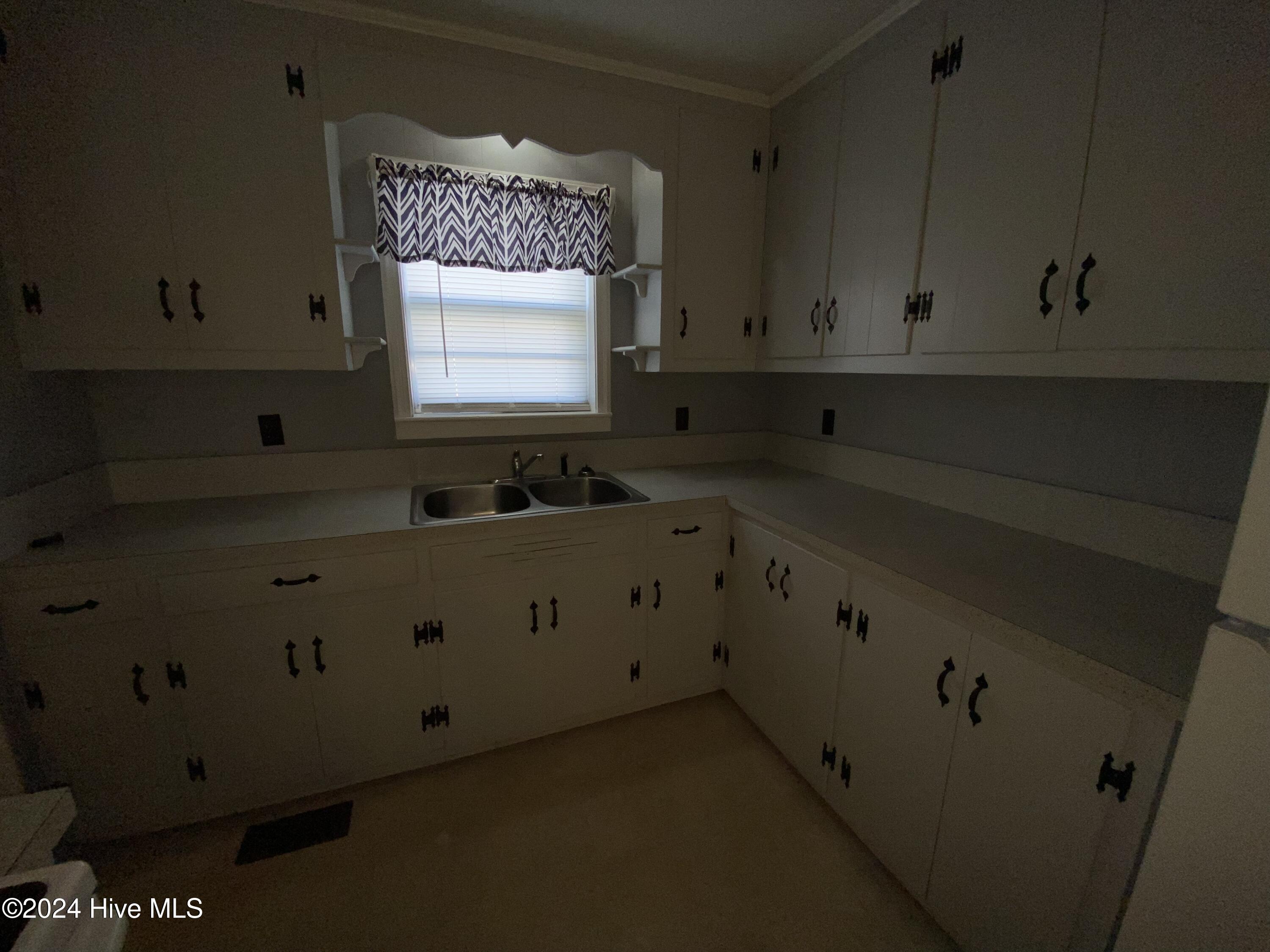 412 Haw Branch Road Richlands, NC 28574 - Photo 2 of 27 2024-12-05 12.09.44