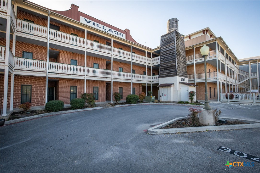 1247 Gruene Road, Unit 302 New Braunfels, TX 78130 - Photo 6 of 33