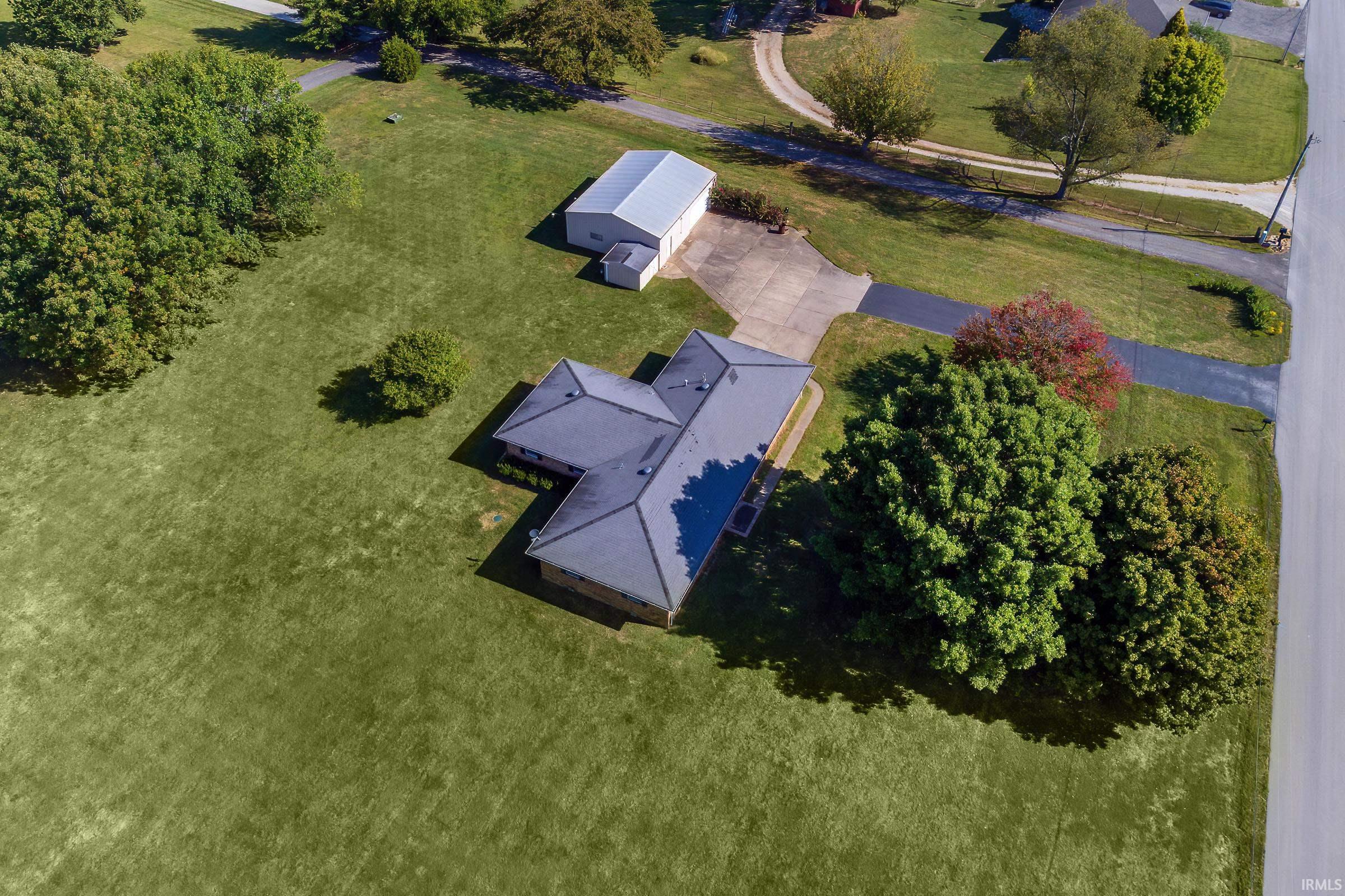 1013 Atkinson Road Vincennes, IN 47591 - Photo 4 of 35 Gallery Image 4