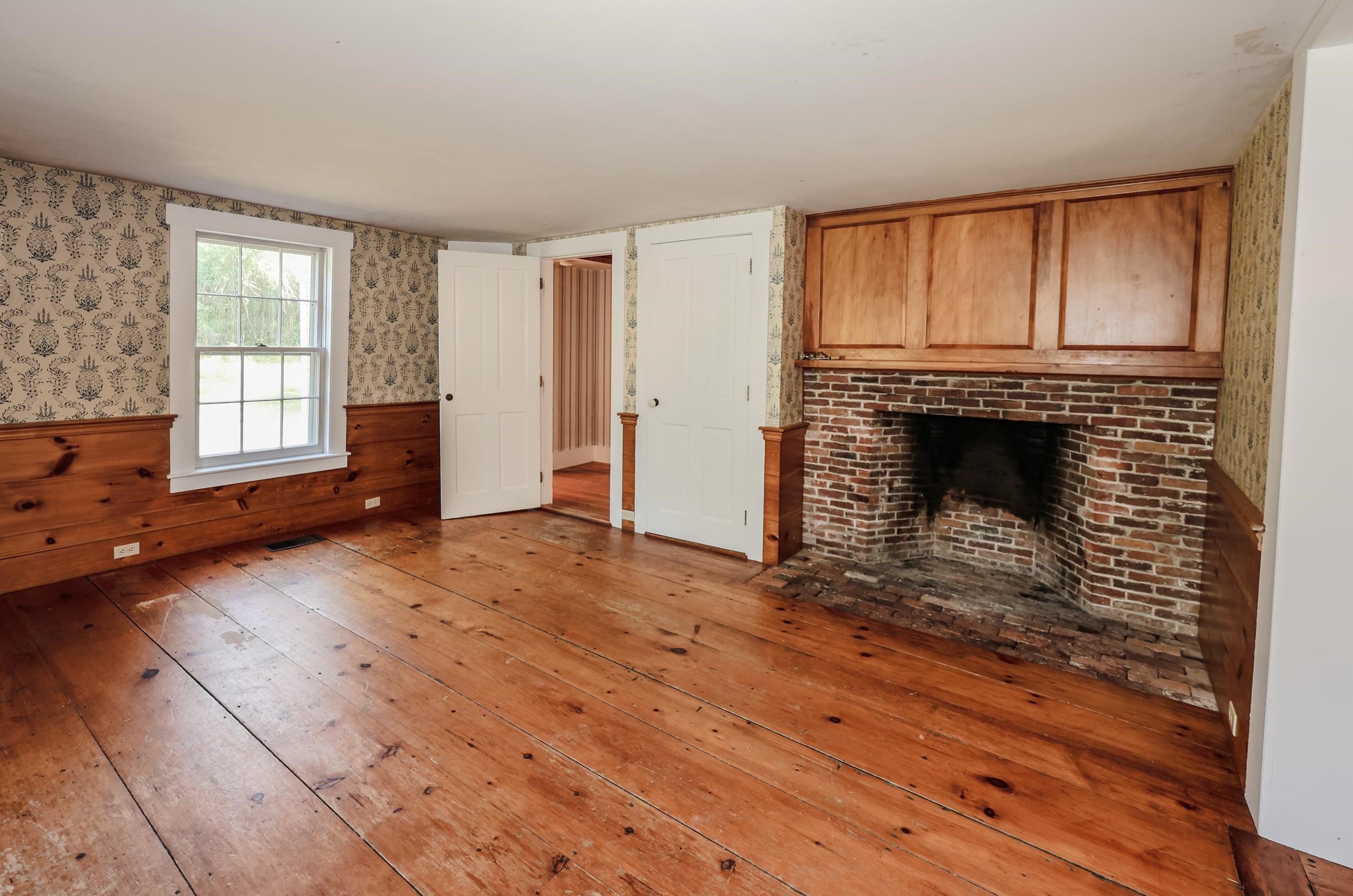 107 Greenfield Road New Boston, NH 03070 - Photo 6 of 59