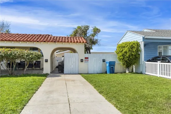 $4,800 | 9427 South 2nd Avenue, Inglewood, CA 90305