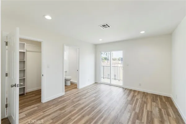 $4,800 | 9427 South 2nd Avenue, Inglewood, CA 90305