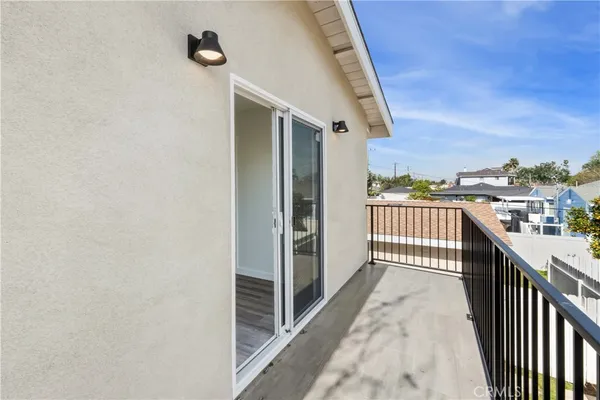 $4,800 | 9427 South 2nd Avenue, Inglewood, CA 90305