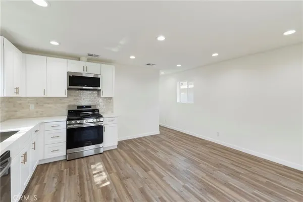 $4,800 | 9427 South 2nd Avenue, Inglewood, CA 90305