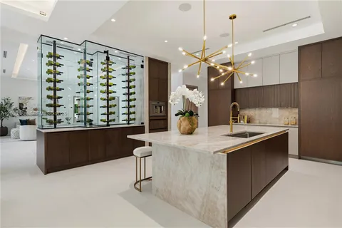 $5,995,000 | 6641 Southwest 85th Street, Miami, FL 33143