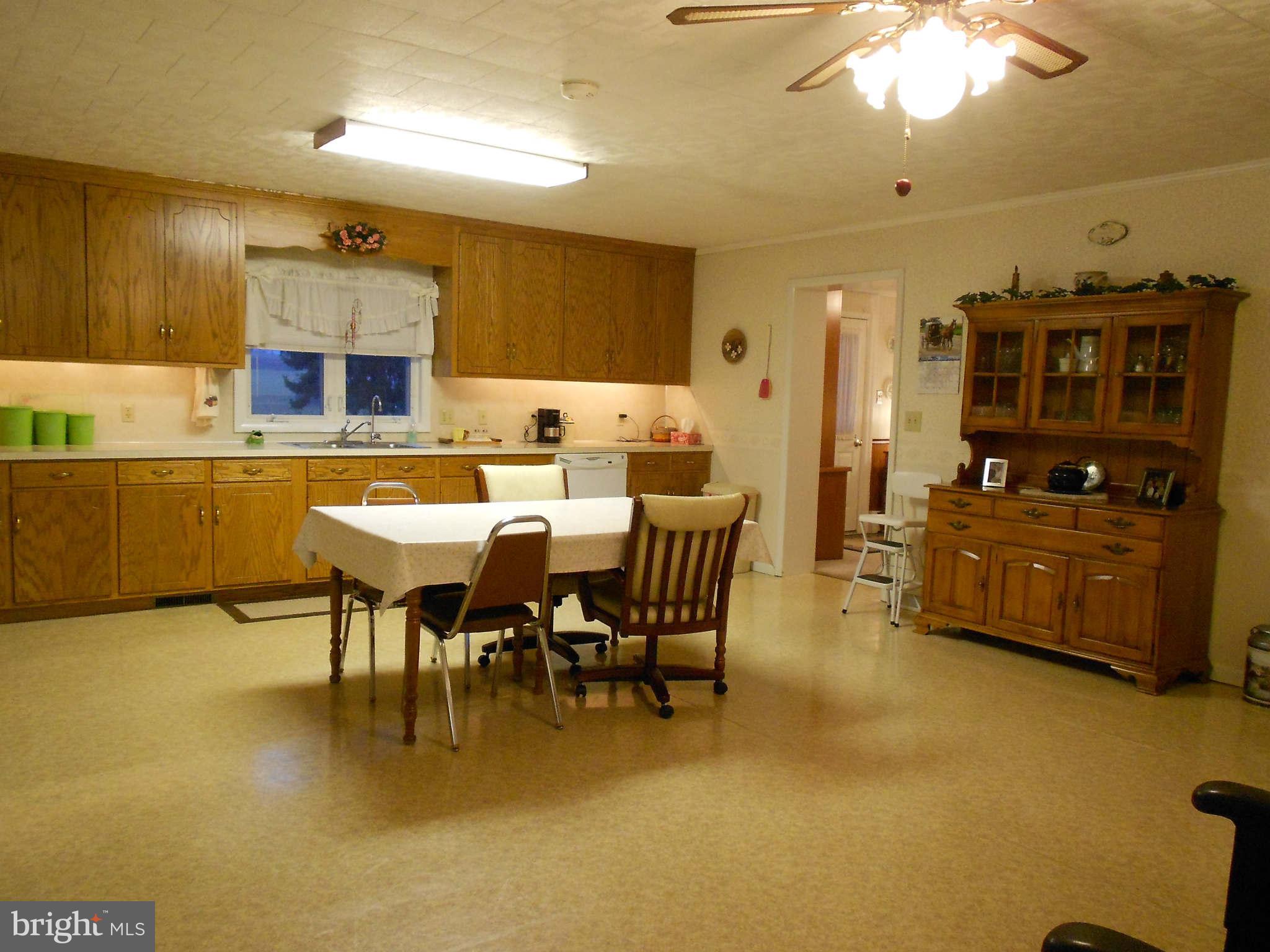 17558 Reiff Church Road Hagerstown, MD 21740 - Photo 12 of 30 Kitchen