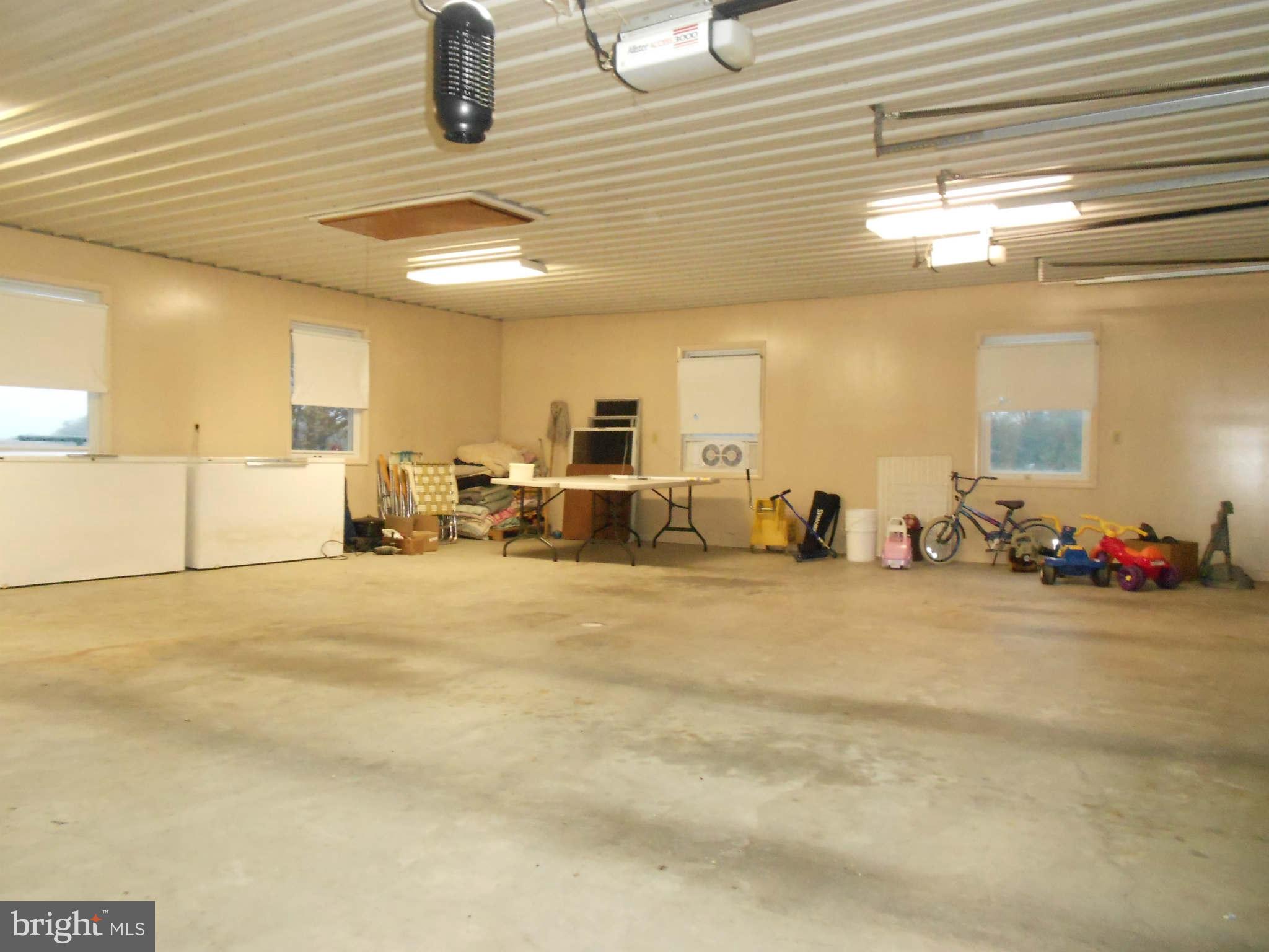 17558 Reiff Church Road Hagerstown, MD 21740 - Photo 6 of 30 Garage