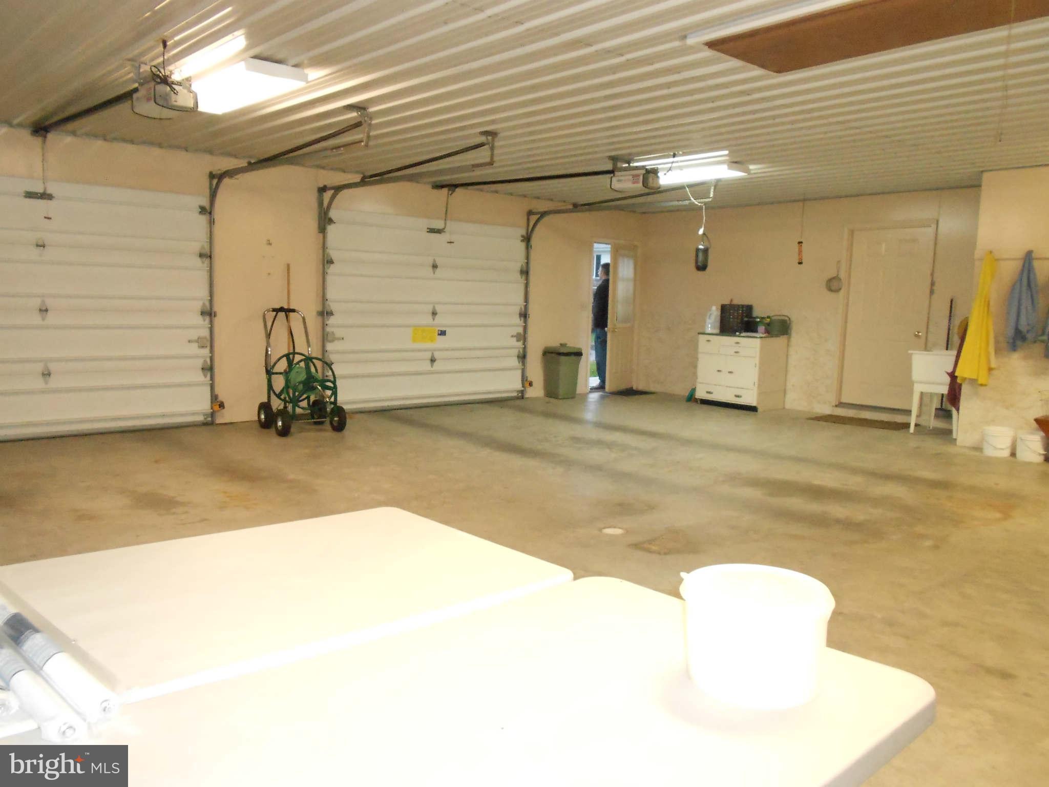 17558 Reiff Church Road Hagerstown, MD 21740 - Photo 7 of 30 Garage
