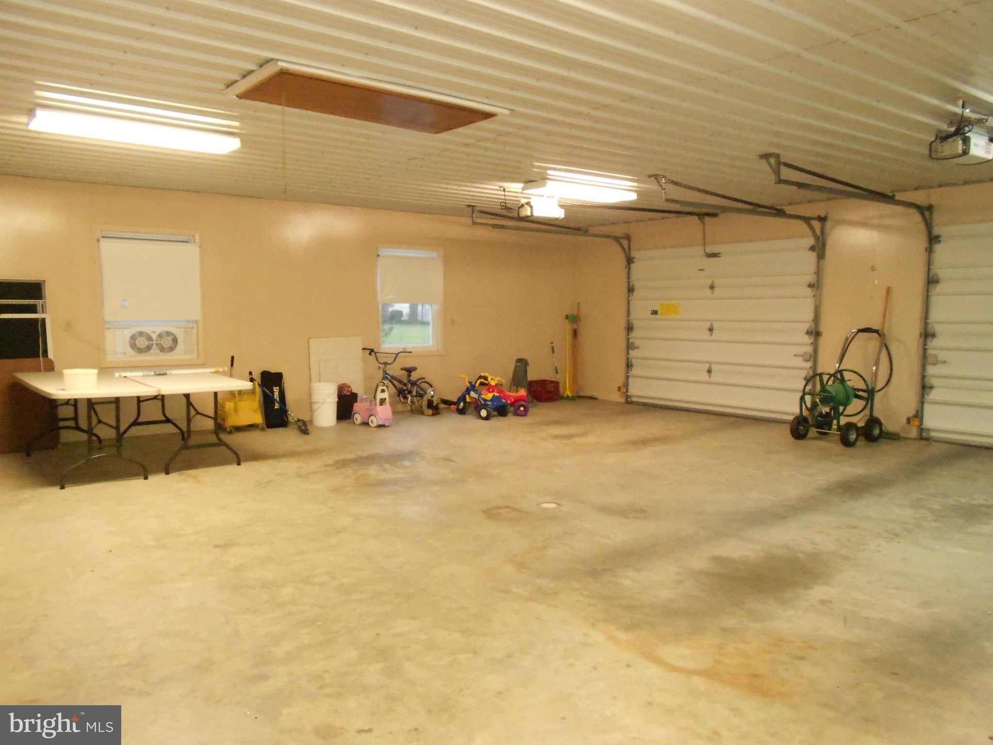 17558 Reiff Church Road Hagerstown, MD 21740 - Photo 8 of 30 Garage