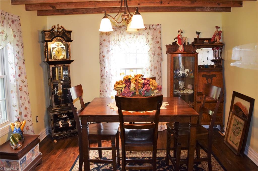 7833 Summerfield Road Summerfield, NC 27358 - Photo 2 of 30 Dining room