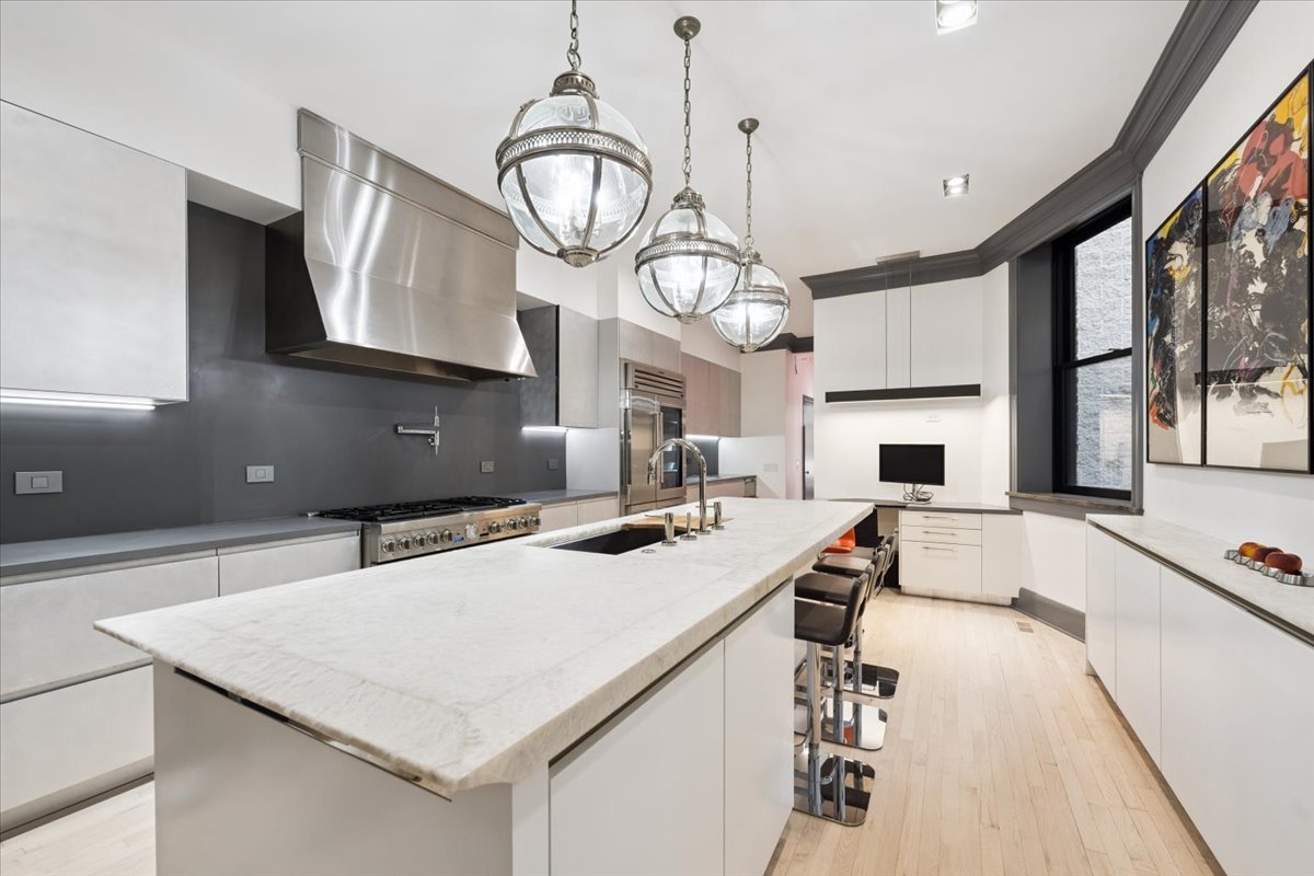 1318 North Astor Street Chicago, IL 60610 - Photo 32 of 80