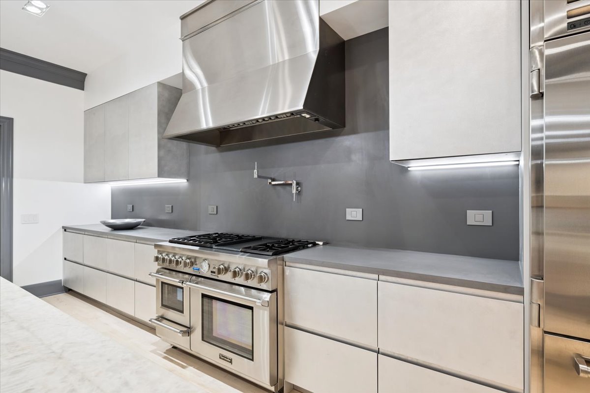 1318 North Astor Street Chicago, IL 60610 - Photo 34 of 80