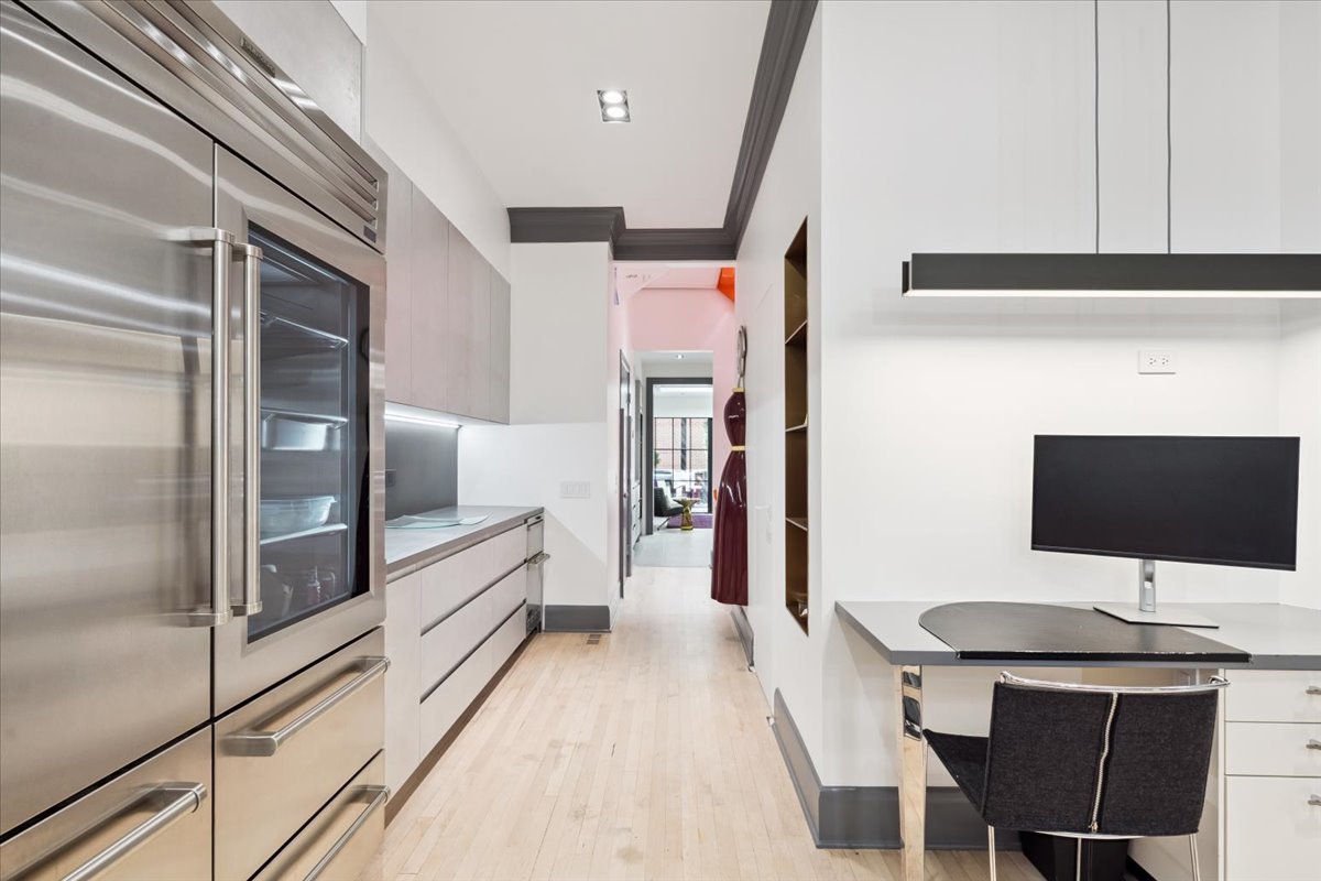 1318 North Astor Street Chicago, IL 60610 - Photo 35 of 80