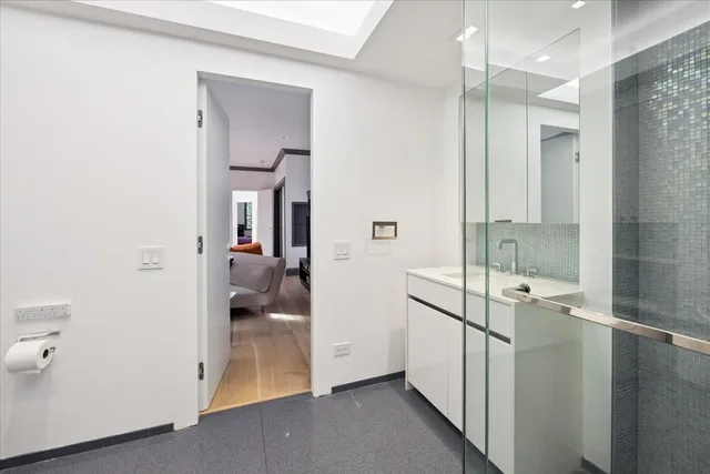 $24,000 | 1318 North Astor Street, Chicago, IL 60610