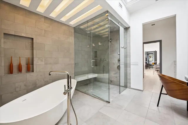 $24,000 | 1318 North Astor Street, Chicago, IL 60610