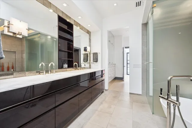 $24,000 | 1318 North Astor Street, Chicago, IL 60610